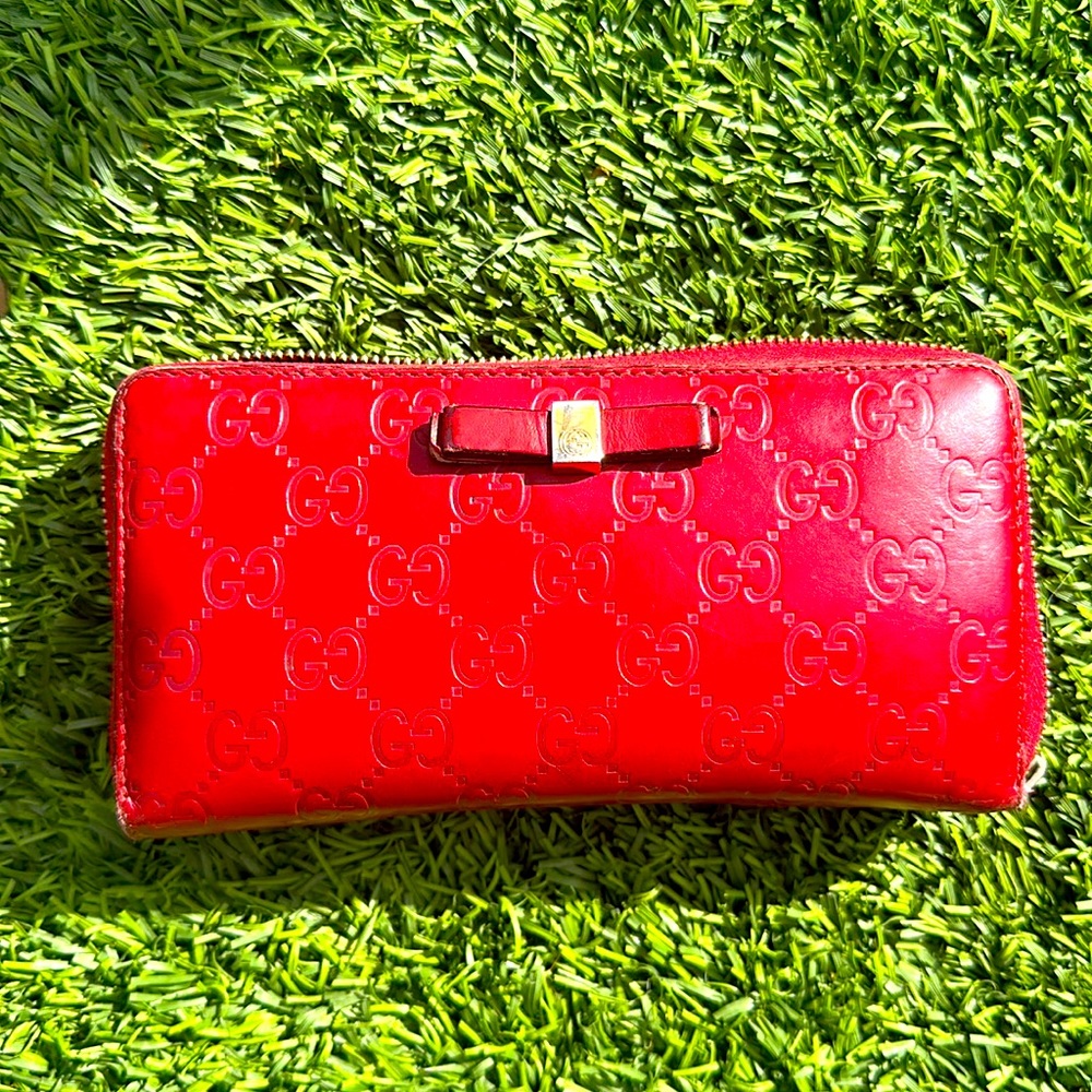 Gucci red wallet